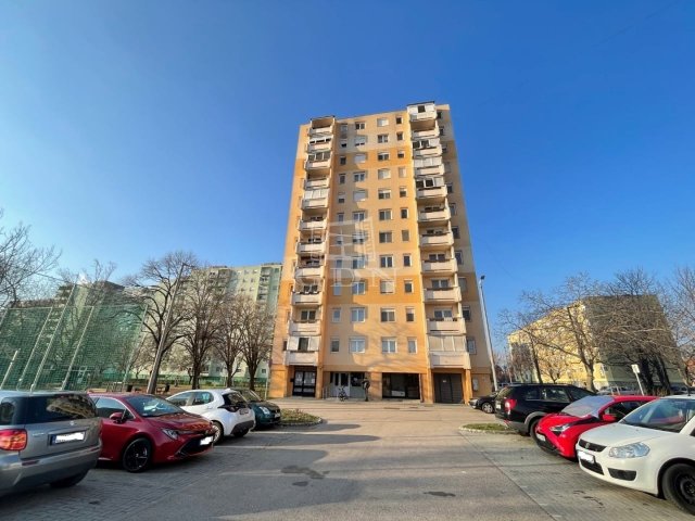 Eladó panellakás, Székesfehérvárott 55.9 M Ft, 2 szobás