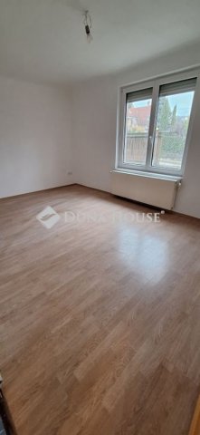 Eladó családi ház, Budaörsön 180 M Ft, 5 szobás