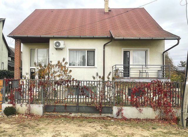 Eladó családi ház, Nyíregyházán 130 M Ft, 5 szobás