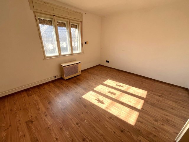 Eladó családi ház, Pécsett 104.9 M Ft, 4 szobás