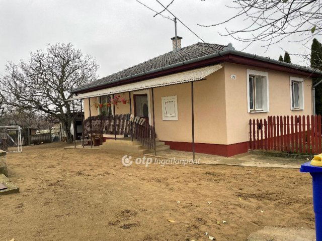 Eladó családi ház, Nyíregyházán 69.999 M Ft, 3 szobás