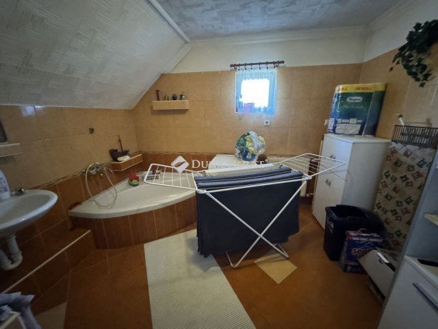 Eladó családi ház, Kecskeméten 99 M Ft, 4 szobás