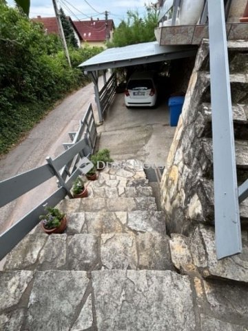 Eladó ikerház, Pécsett 66 M Ft, 3 szobás / költözzbe.hu