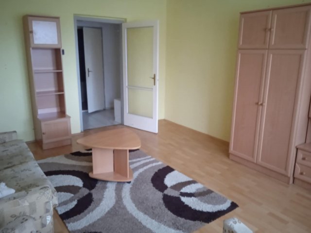 Kiadó panellakás, albérlet, Kecskeméten 130 E Ft / hó, 2 szobás