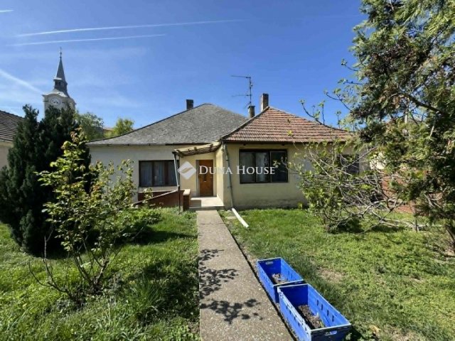 Eladó családi ház, Mosonszentmiklóson 39 M Ft, 4 szobás