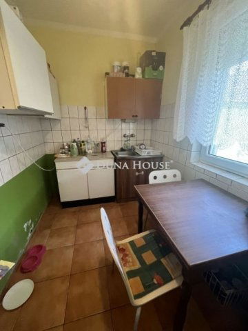 Eladó családi ház, Úrin 51.3 M Ft, 4 szobás