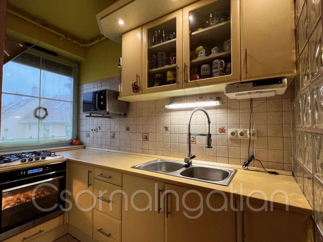 Eladó téglalakás, Csornán 46 M Ft, 1+4 szobás