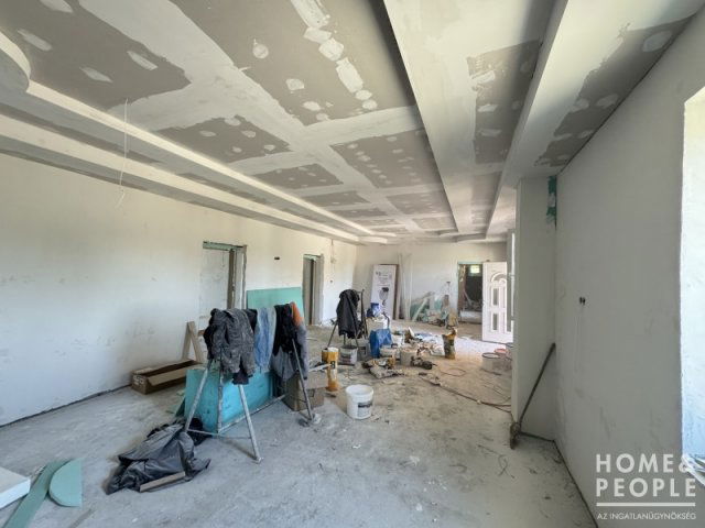 Eladó családi ház, Szatymazon 89.99 M Ft, 4 szobás