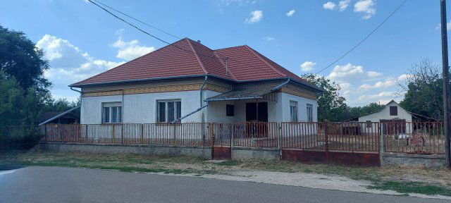 Eladó családi ház, Csépán 21.999 M Ft, 3 szobás