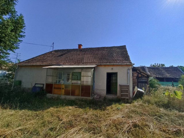 Eladó családi ház, Kenézen 13.5 M Ft, 1 szobás