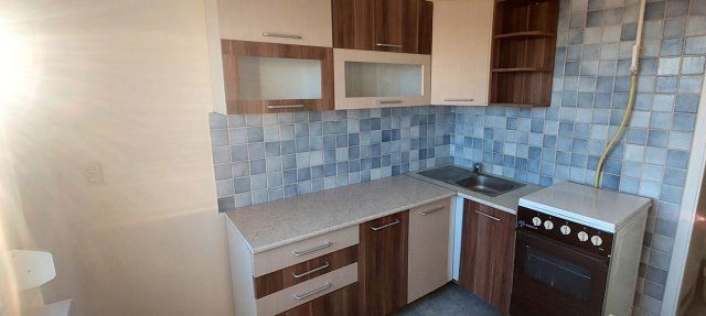 Kiadó panellakás, albérlet, Debrecenben 200 E Ft / hó, 3 szobás