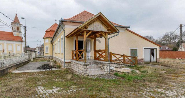 Eladó családi ház, Zalaszentgróton 43.9 M Ft, 4 szobás