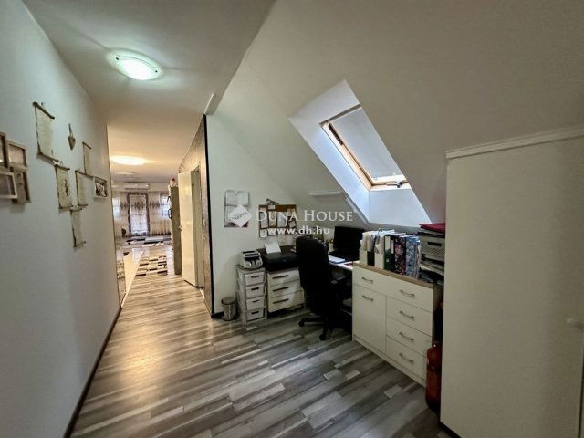 Eladó üzlethelyiség, Szentendrén 199 M Ft, 4 szobás