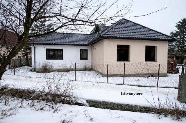 Eladó ikerház, Várpalotán 25 M Ft, 5 szobás