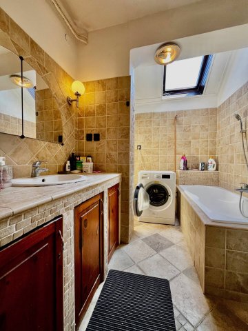 Eladó téglalakás, Pécsett 89 M Ft, 4+1 szobás