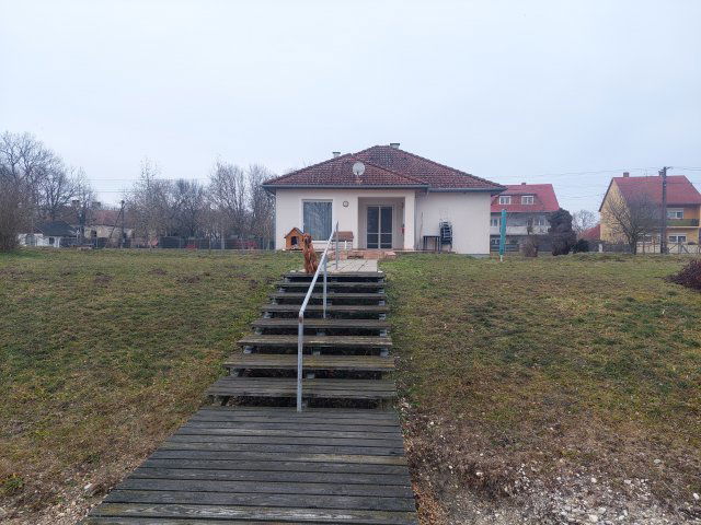 Eladó családi ház, Uraiújfalun 59.9 M Ft, 3 szobás