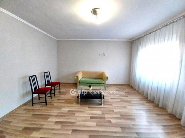 Kiadó téglalakás, albérlet, Nyíregyházán 140 E Ft / hó