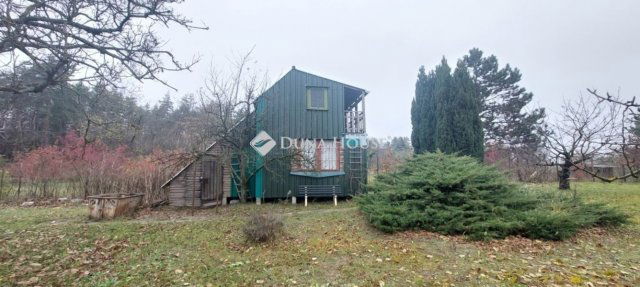 Eladó nyaraló, Vértesszőlősön 12.9 M Ft, 2 szobás