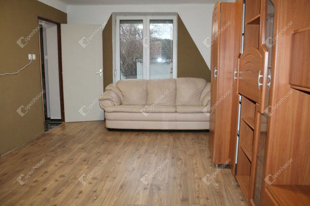 Eladó téglalakás, Csepregen 21.5 M Ft, 2 szobás