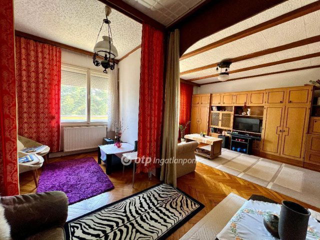 Eladó téglalakás, Balatonfüreden 62.9 M Ft, 3 szobás