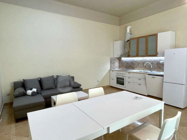 Eladó téglalakás, VII. kerületben, Wesselényi utcában