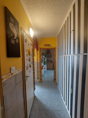 Eladó panellakás, Tatabányán 35.9 M Ft, 2+1 szobás