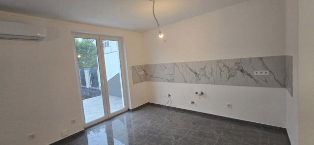 Eladó családi ház, Szigetszentmártonban 69.9 M Ft, 5 szobás