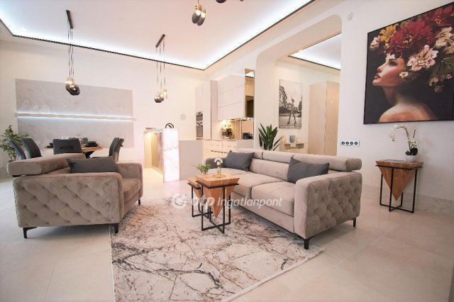 Eladó téglalakás, Budapesten, V. kerületben 319 M Ft, 2 szobás