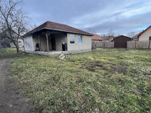Eladó családi ház, Pilisen 48 M Ft, 6 szobás