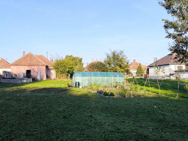 Eladó családi ház, Fehértón 22.5 M Ft, 3 szobás