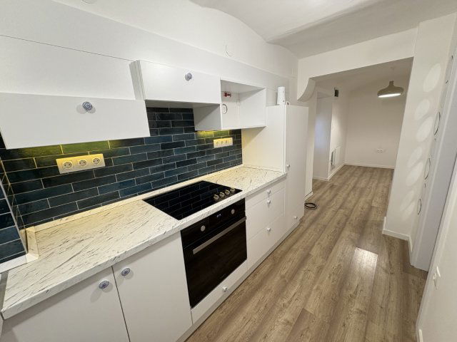 Eladó téglalakás, Kaposváron 24.9 M Ft, 1 szobás