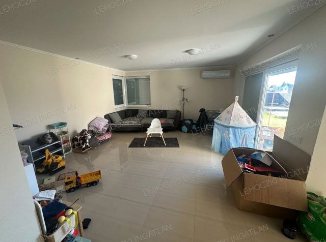 Eladó ikerház, Sényőn 79.5 M Ft, 5 szobás