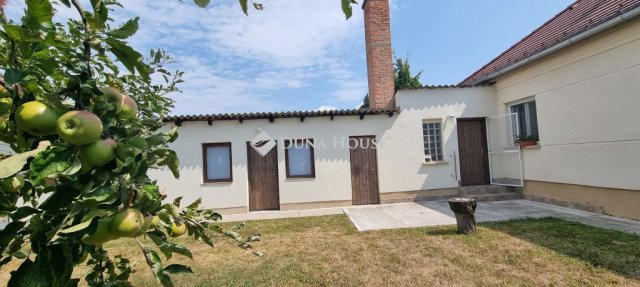 Eladó családi ház, Balatonszentgyörgyön 59.9 M Ft, 4 szobás