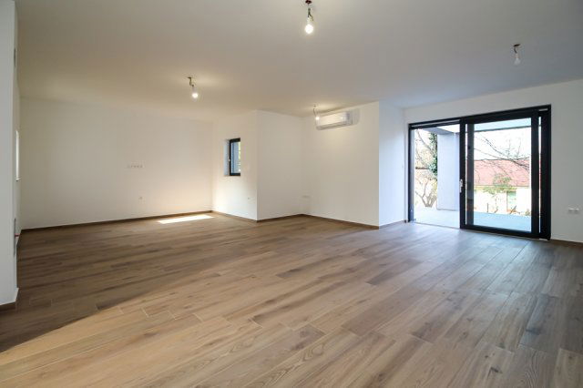 Eladó családi ház, Nagykovácsiban 279 M Ft, 5 szobás