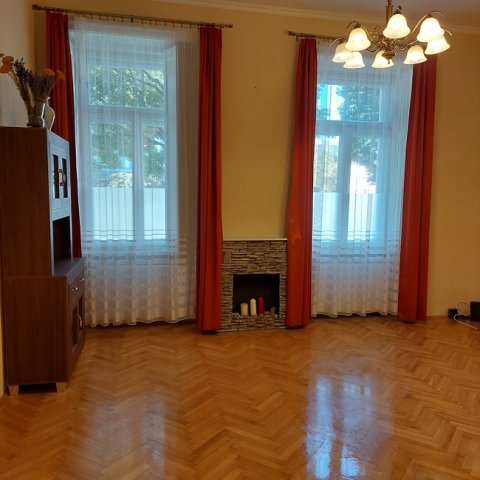 Eladó téglalakás, Székesfehérvárott, Esze Tamás utcában