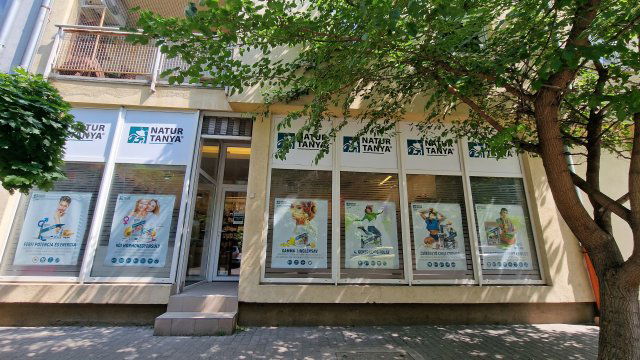 Eladó üzlethelyiség, Budapesten, XIII. kerületben, Botond utcában