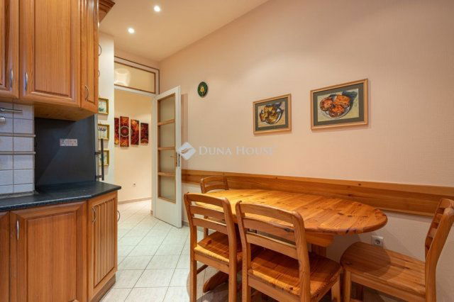 Eladó téglalakás, Budapesten, II. kerületben 126 M Ft, 2 szobás