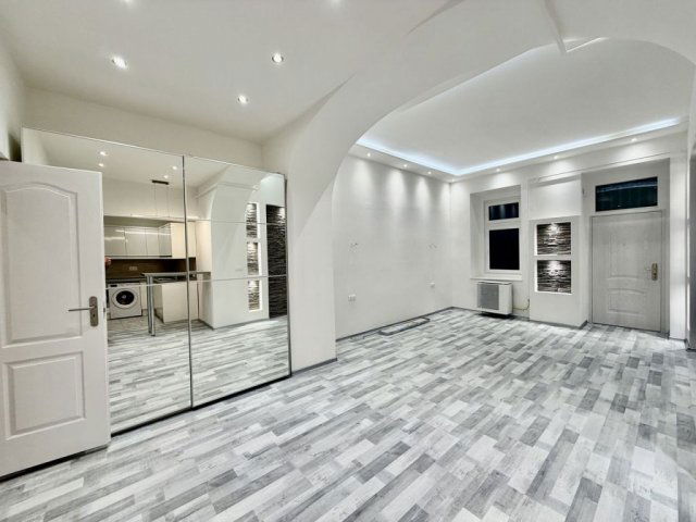 Eladó téglalakás, Budapesten, VII. kerületben 54.9 M Ft