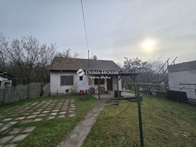 Eladó ikerház, Budapesten, XVIII. kerületben 99.9 M Ft, 4 szobás