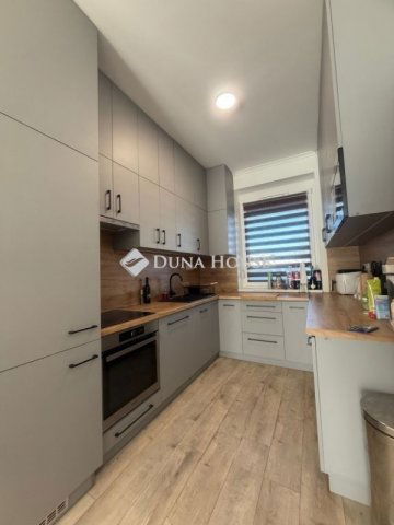 Eladó téglalakás, Cegléden 74.9 M Ft, 3 szobás