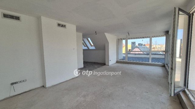 Eladó téglalakás, Szegeden 190 M Ft, 4 szobás