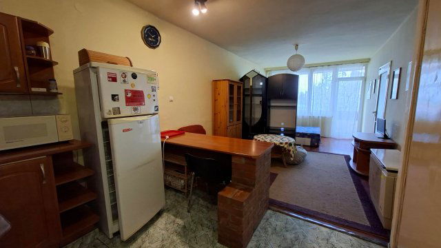 Kiadó téglalakás, albérlet, Pécsett, Haas Mihály téren