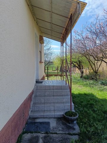 Eladó családi ház, Tornyiszentmiklóson 18 M Ft, 2 szobás