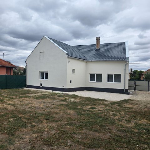 Eladó családi ház, Hajdúszováton 44.5 M Ft, 2 szobás