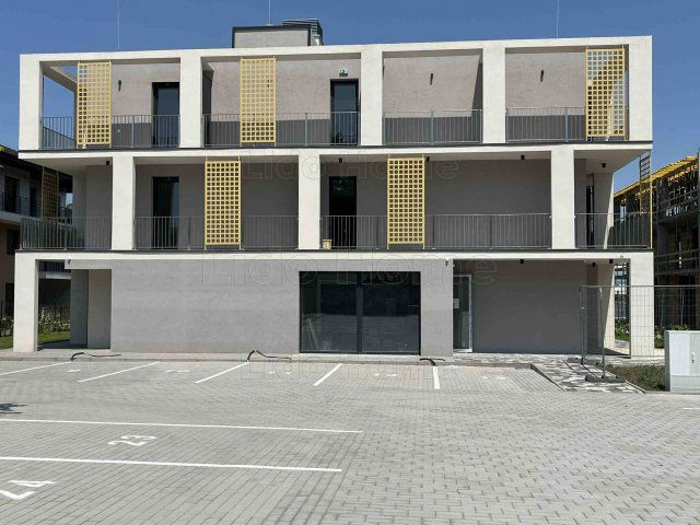 Eladó téglalakás, Balatonlelleén 61.99 M Ft, 6 szobás
