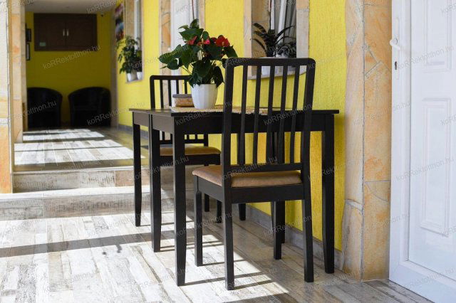 Eladó hotel, Jászberényben 93 M Ft, 6 szobás
