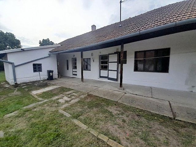 Kiadó családi ház, albérlet, Békéscsabán 80 E Ft / hó