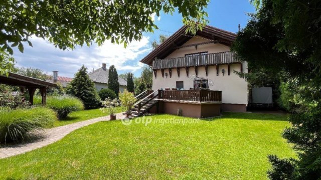 Eladó családi ház, Érden 159.999 M Ft, 4 szobás