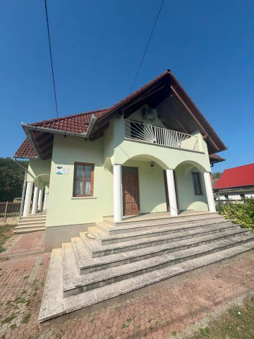 Eladó családi ház, Erdősmárokok 148 M Ft, 10 szobás