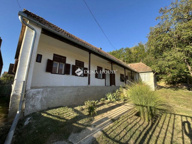 Eladó családi ház, Szakadáton 11 M Ft, 3 szobás